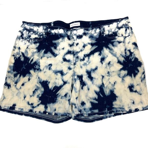 Lane Bryant | Mid-Rise Girlfriend Short Bleach Dye Denim Flex Magic Waistband 22 - Picture 1 of 5